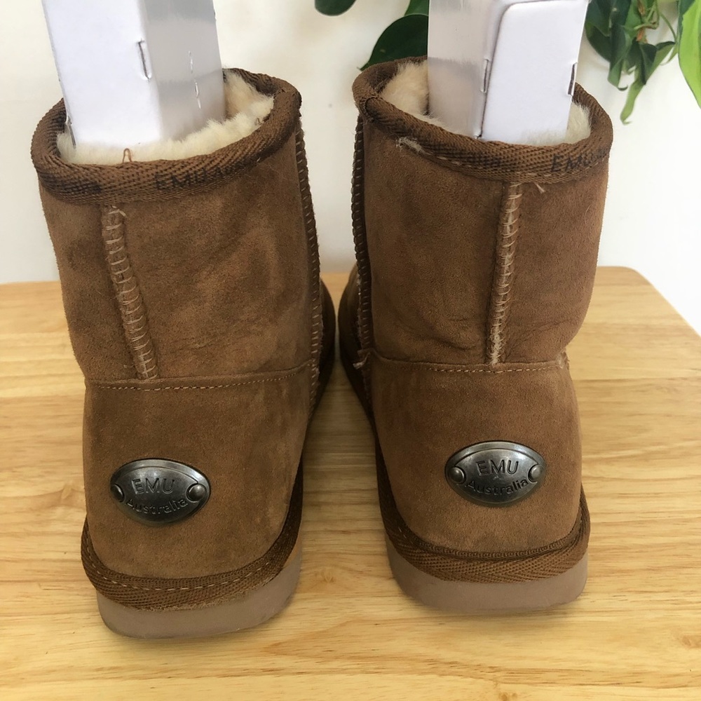 EMU Platinum Stinger Mini Boots  LIKE NEW worn once